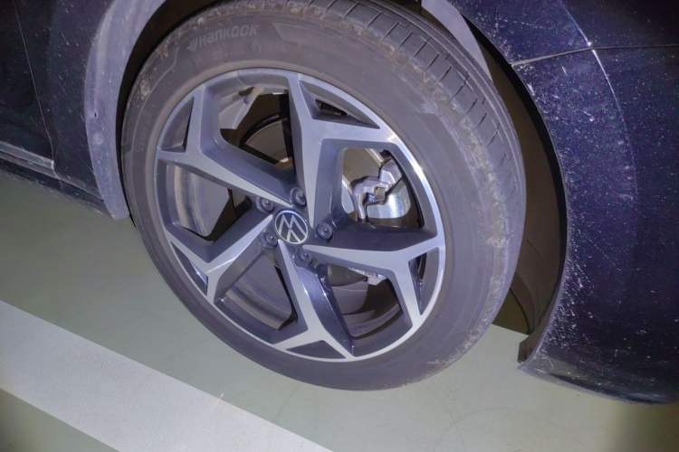 Used Volkswagen Passat 2025 Outstanding Model 380TSI Starry Dragon Edition Right Front Wheel Hub