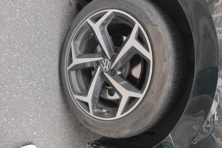 Used Volkswagen Passat 2025 Outstanding Model 380TSI Starry Dragon Edition Right Front Wheel Hub