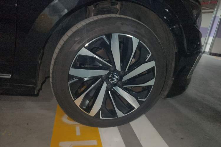 Used Volkswagen Passat 2025 Premium Version 380TSI Dragon Edition Right Front Wheel Hub