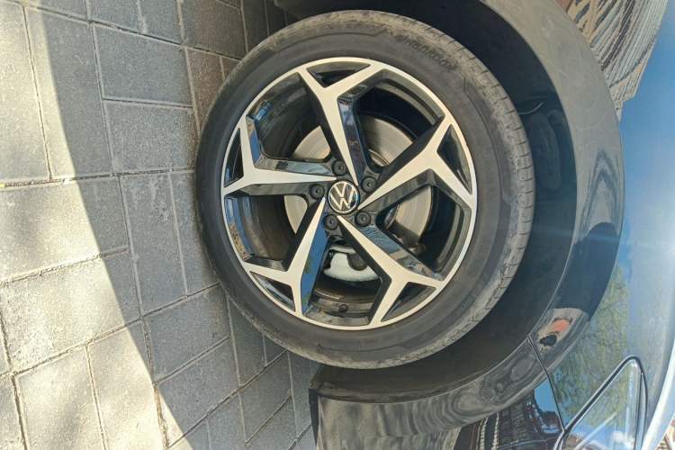 Used Volkswagen Passat 2025 Outstanding Model 380TSI Starry Dragon Glorious Edition Right Front Wheel Hub
