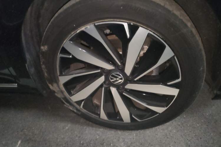 Used Volkswagen Passat 2025 Premium Version 380TSI Dragon Edition Right Front Wheel Hub