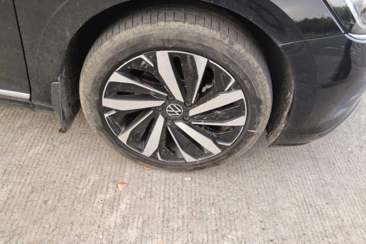 Used Volkswagen Passat 2025 Premium Version 380TSI Dragon Edition Right Front Wheel Hub