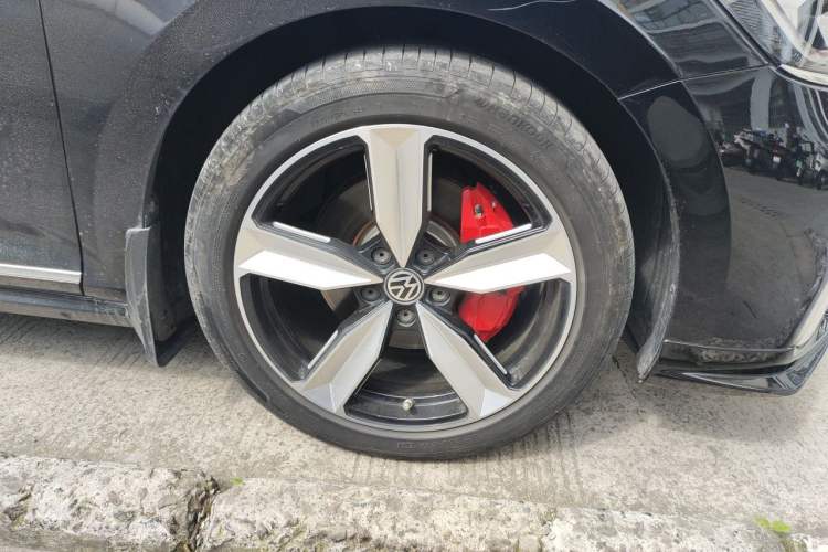 Used Volkswagen Passat 2025 Outstanding Model 380TSI Starry Dragon Edition Right Front Wheel Hub