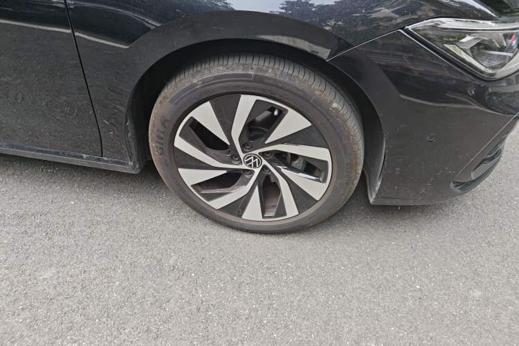 Used Volkswagen Passat 2025 Pro 380TSI Dragon Edition Right Front Wheel Hub