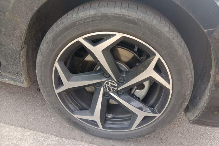 Used Volkswagen Passat 2025 Outstanding Model 380TSI Starry Dragon Edition Right Front Wheel Hub