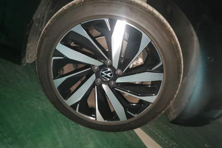 Used Volkswagen Passat 2025 Outstanding Model 380TSI Dragon Glory Edition Right Front Wheel Hub
