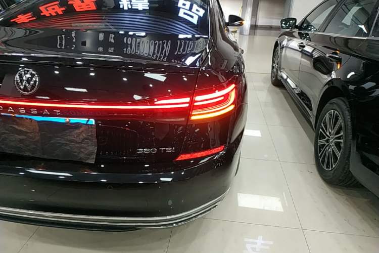 Used Volkswagen Passat 2025 Outstanding Model 380TSI Starry Dragon Glorious Edition Right Rear Taillight