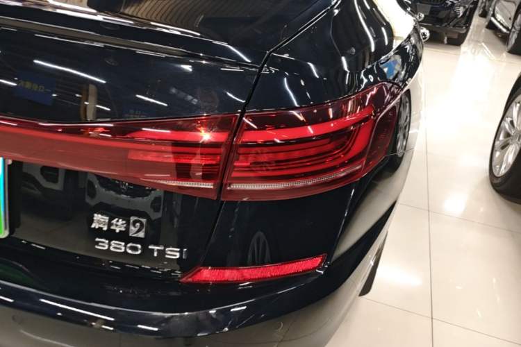 Used Volkswagen Passat 2025 Outstanding Model 380TSI Starry Dragon Edition Right Rear Taillight