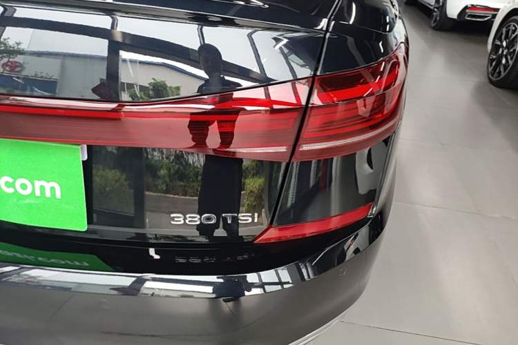 Used Volkswagen Passat 2025 Outstanding Model 380TSI Starry Dragon Edition Right Rear Taillight