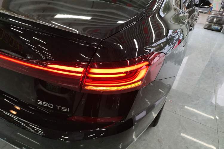 Used Volkswagen Passat 2025 Premium Version 380TSI Dragon Edition Right Rear Taillight