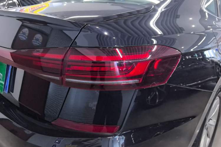 Used Volkswagen Passat 2025 Outstanding Model 280TSI Business Edition Right Rear Taillight