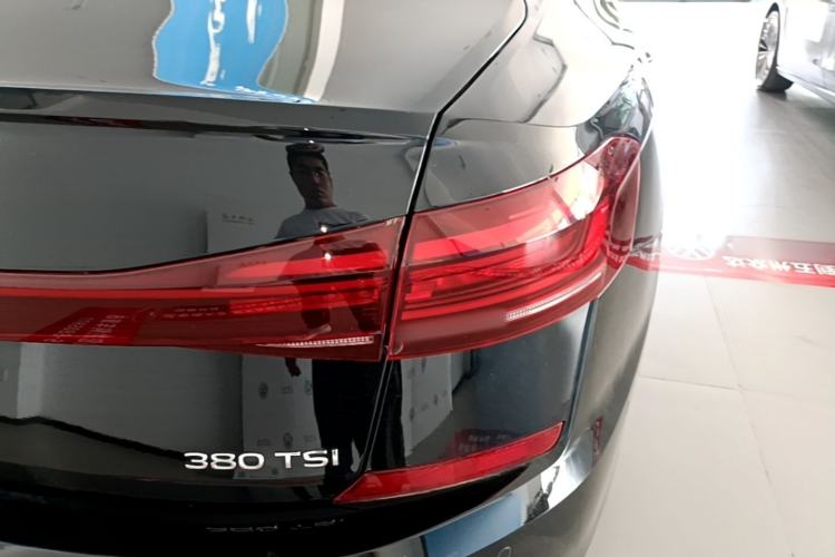 Used Volkswagen Passat 2025 Outstanding Model 380TSI Dragon Glory Edition Right Rear Taillight