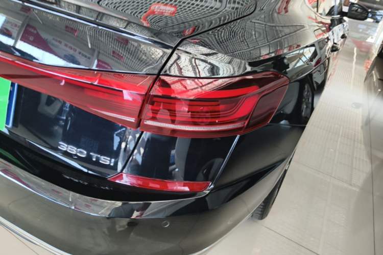Used Volkswagen Passat 2025 Outstanding Model 380TSI Starry Dragon Edition Right Rear Taillight