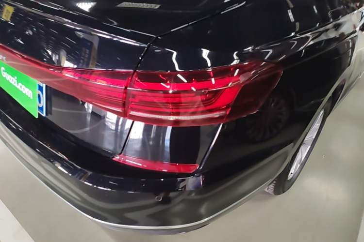 Used Volkswagen Passat 2025 Outstanding Model 280TSI Business Edition Right Rear Taillight