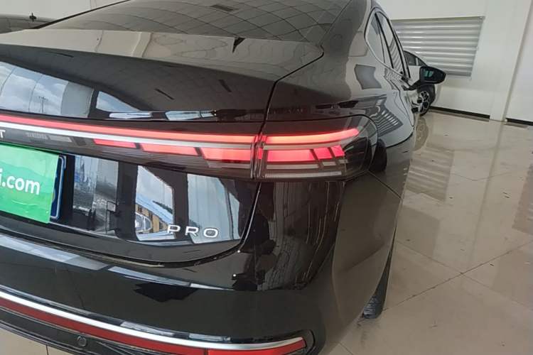 Used Volkswagen Passat 2025 Pro 380TSI Dragon Glory Edition Right Rear Taillight