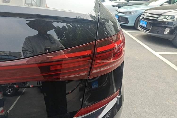 Used Volkswagen Passat 2025 Outstanding Model 280TSI Business Edition Right Rear Taillight