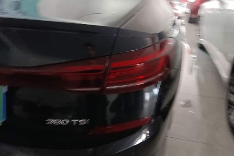 Used Volkswagen Passat 2025 Outstanding Model 380TSI Starry Dragon Edition Right Rear Taillight