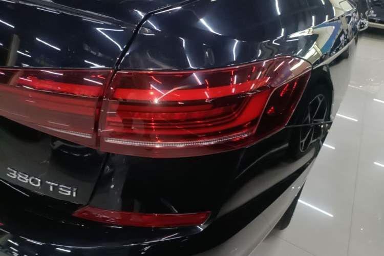 Used Volkswagen Passat 2025 Outstanding Model 380TSI Starry Dragon Edition Right Rear Taillight