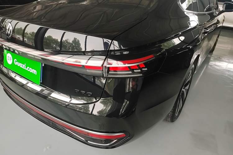 Used Volkswagen Passat 2025 Pro 380TSI Dragon Glory Edition Right Rear Taillight