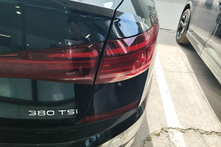 Used Volkswagen Passat 2025 Outstanding Model 380TSI Dragon Glory Edition Right Rear Taillight