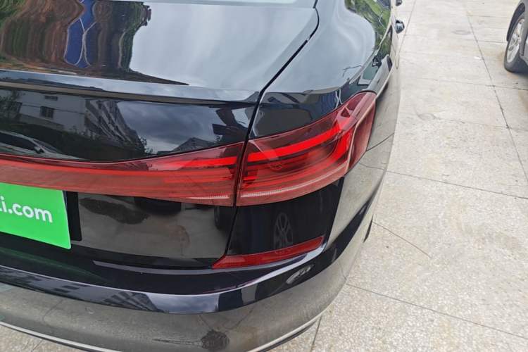 Used Volkswagen Passat 2025 Outstanding Model 280TSI Business Edition Right Rear Taillight
