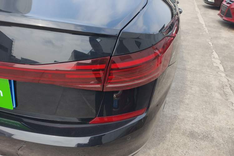 Used Volkswagen Passat 2025 Outstanding Model 330TSI Starry Elite Edition Right Rear Taillight