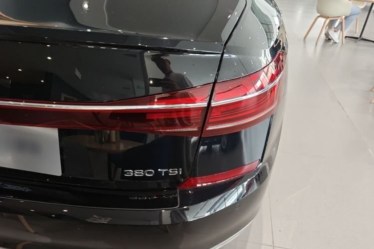 Used Volkswagen Passat 2025 Outstanding Model 380TSI Starry Dragon Glorious Edition Right Rear Taillight