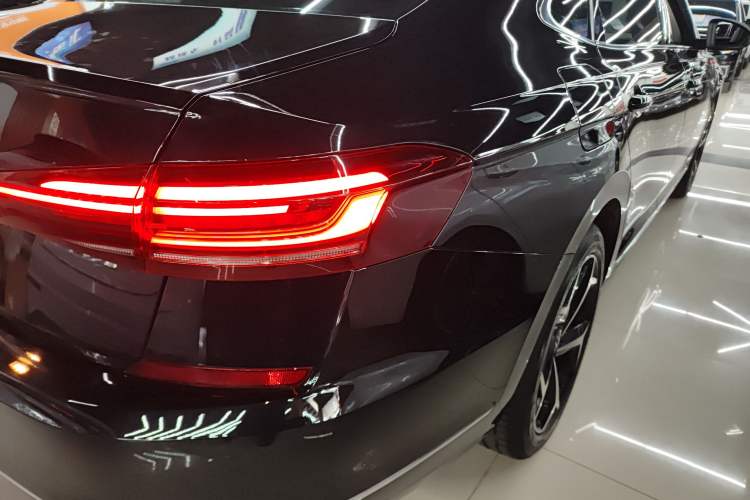 Used Volkswagen Passat 2025 Outstanding Model 330TSI Starry Elite Edition Right Rear Taillight