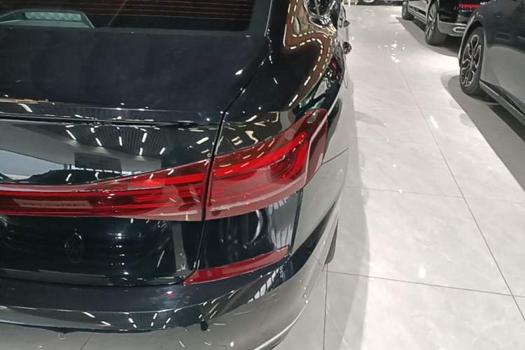 Used Volkswagen Passat 2025 Outstanding Model 330TSI Starry Elite Edition Right Rear Taillight