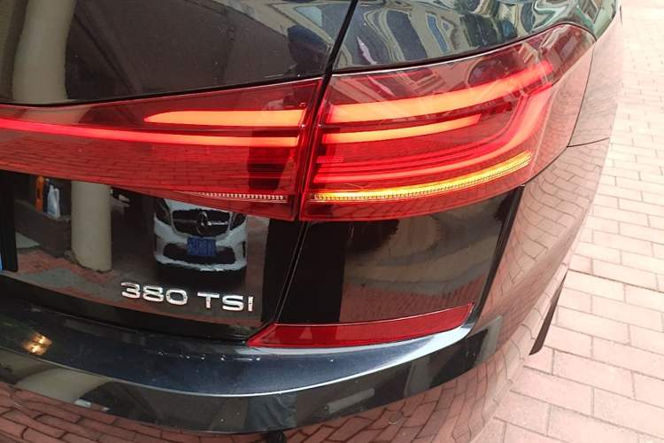 Used Volkswagen Passat 2025 Outstanding Model 380TSI Starry Dragon Edition Right Rear Taillight