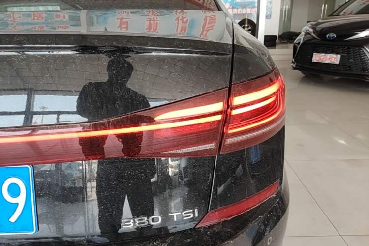 Used Volkswagen Passat 2025 Premium Version 380TSI Dragon Edition Right Rear Taillight