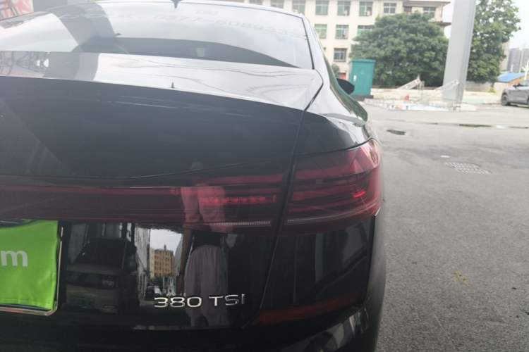 Used Volkswagen Passat 2025 Outstanding Model 380TSI Starry Dragon Glorious Edition Right Rear Taillight