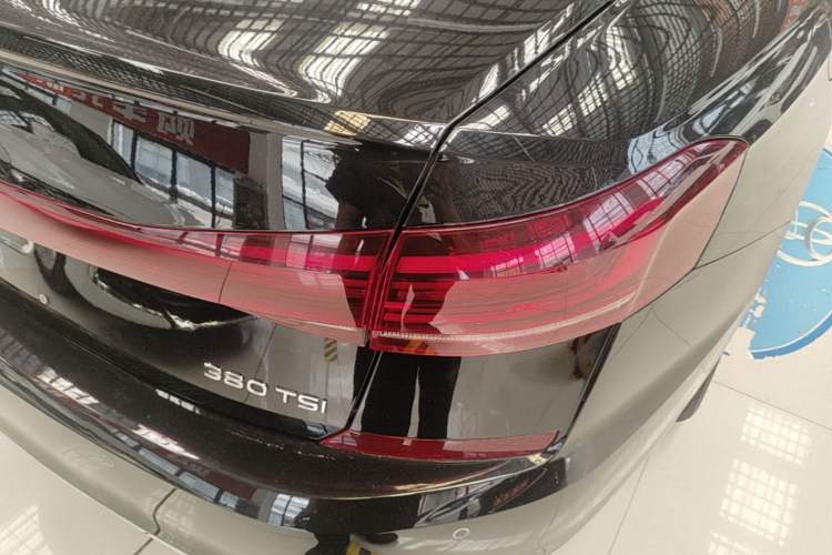 Used Volkswagen Passat 2025 Outstanding Model 380TSI Starry Dragon Edition Right Rear Taillight