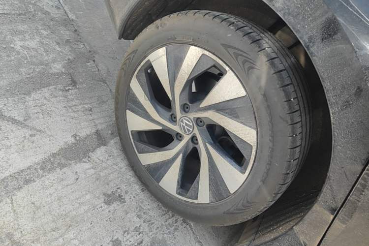 Used Volkswagen Passat 2025 Pro 380TSI Starry Dragon Edition Right Rear Wheel Hub
