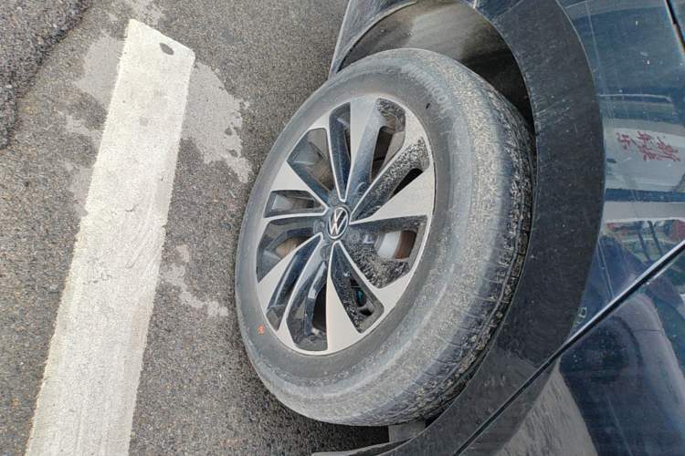 Used Volkswagen Passat 2025 Outstanding Model 280TSI Business Edition Right Rear Wheel Hub
