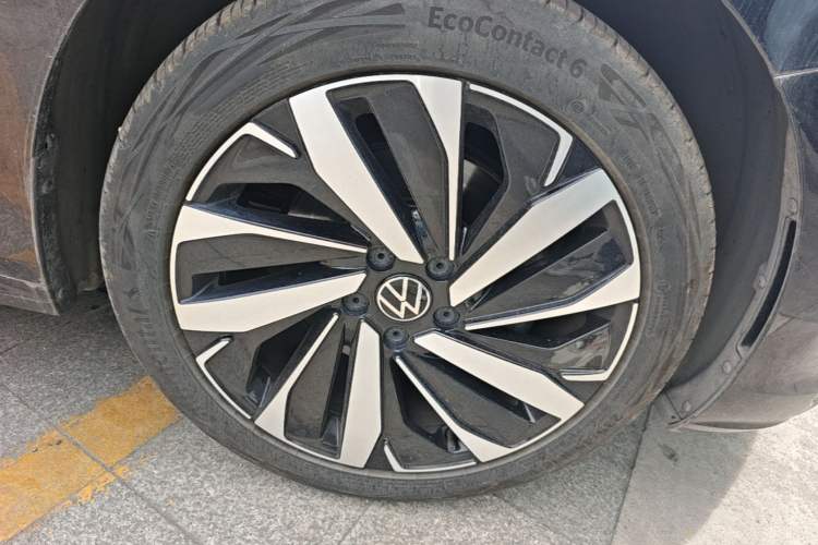 Used Volkswagen Passat 2025 Outstanding Model 380TSI Dragon Glory Edition Right Rear Wheel Hub