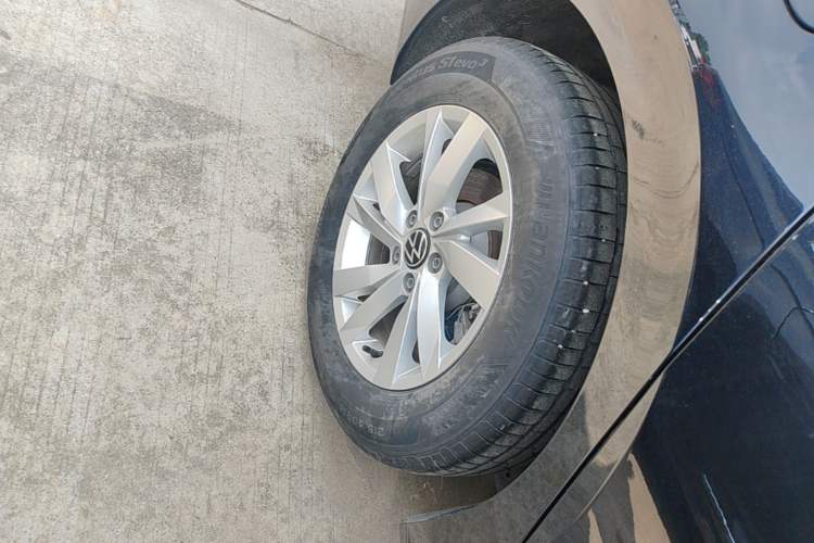 Used Volkswagen Passat 2025 Outstanding Model 280TSI Business Edition Right Rear Wheel Hub