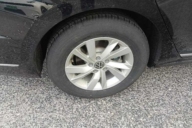 Used Volkswagen Passat 2025 Outstanding Model 280TSI Business Edition Right Rear Wheel Hub