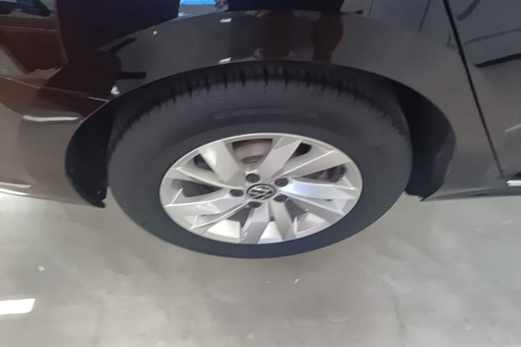 Used Volkswagen Passat 2025 Outstanding Model 280TSI Business Edition Right Rear Wheel Hub