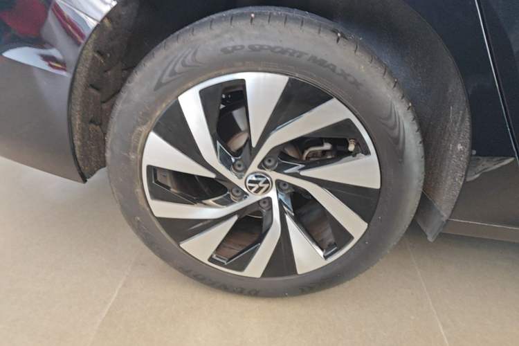 Used Volkswagen Passat 2025 Pro 380TSI Starry Dragon Edition Right Rear Wheel Hub
