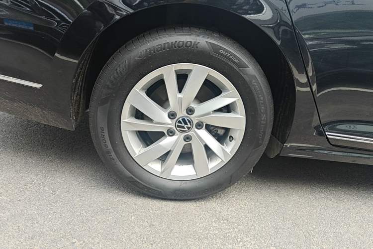 Used Volkswagen Passat 2025 Outstanding Model 280TSI Business Edition Right Rear Wheel Hub