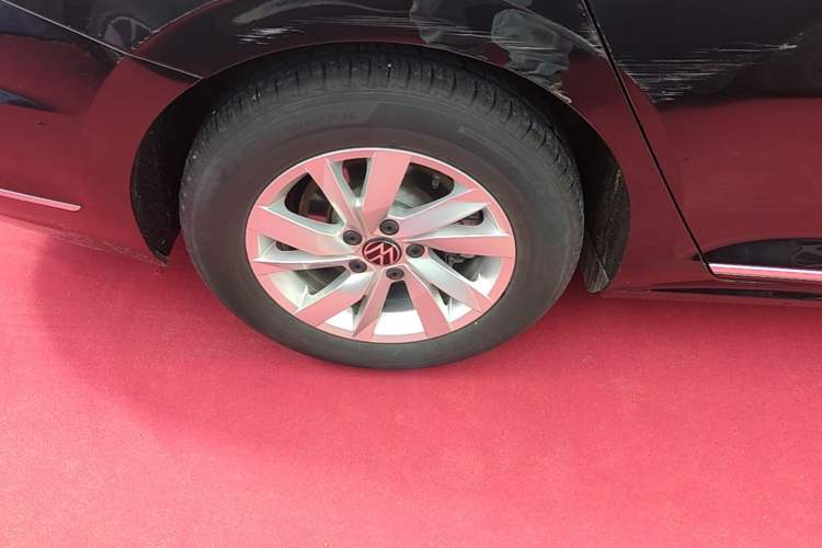 Used Volkswagen Passat 2025 Outstanding Model 280TSI Business Edition Right Rear Wheel Hub