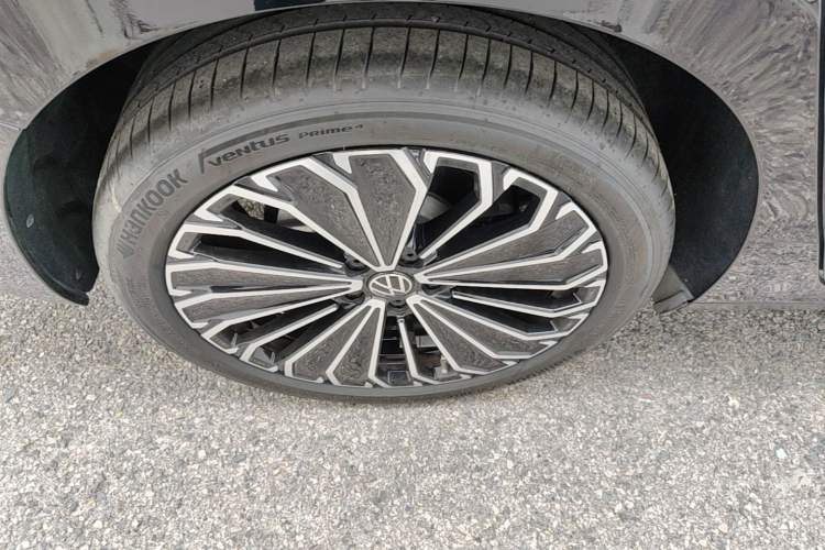 Used Volkswagen Passat 2025 Pro 380TSI Dragon Supreme Edition Right Rear Wheel Hub