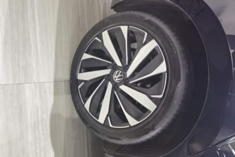 Used Volkswagen Passat 2025 Premium Version 380TSI Dragon Edition Right Rear Wheel Hub