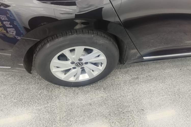 Used Volkswagen Passat 2025 Outstanding Model 280TSI Business Edition Right Rear Wheel Hub