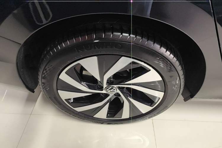 Used Volkswagen Passat 2025 Pro 380TSI Starry Dragon Edition Right Rear Wheel Hub
