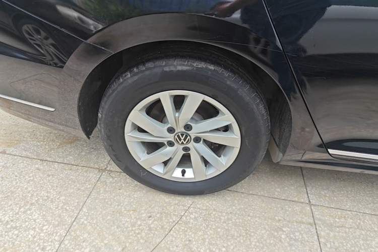 Used Volkswagen Passat 2025 Outstanding Model 280TSI Business Edition Right Rear Wheel Hub
