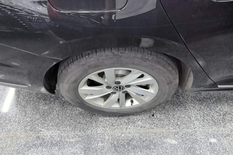 Used Volkswagen Passat 2025 Outstanding Model 280TSI Business Edition Right Rear Wheel Hub