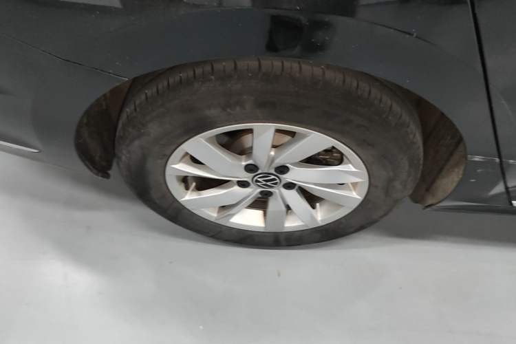 Used Volkswagen Passat 2025 Outstanding Model 280TSI Business Edition Right Rear Wheel Hub