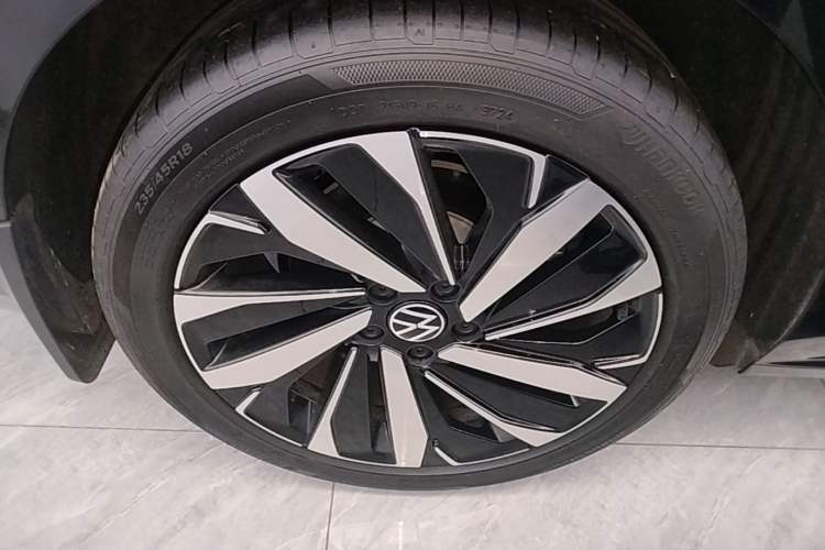 Used Volkswagen Passat 2025 Premium Version 380TSI Dragon Edition Right Rear Wheel Hub